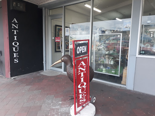 Bulls Antiques & Collectables