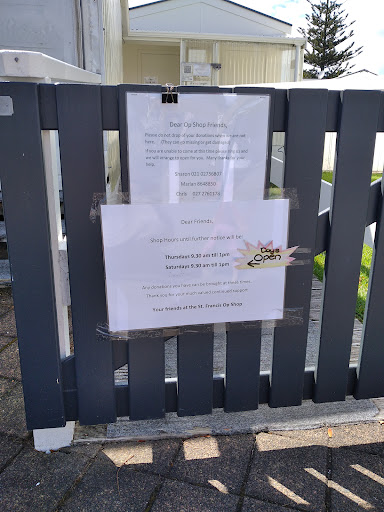 Tairua Anglican Church and Opshop