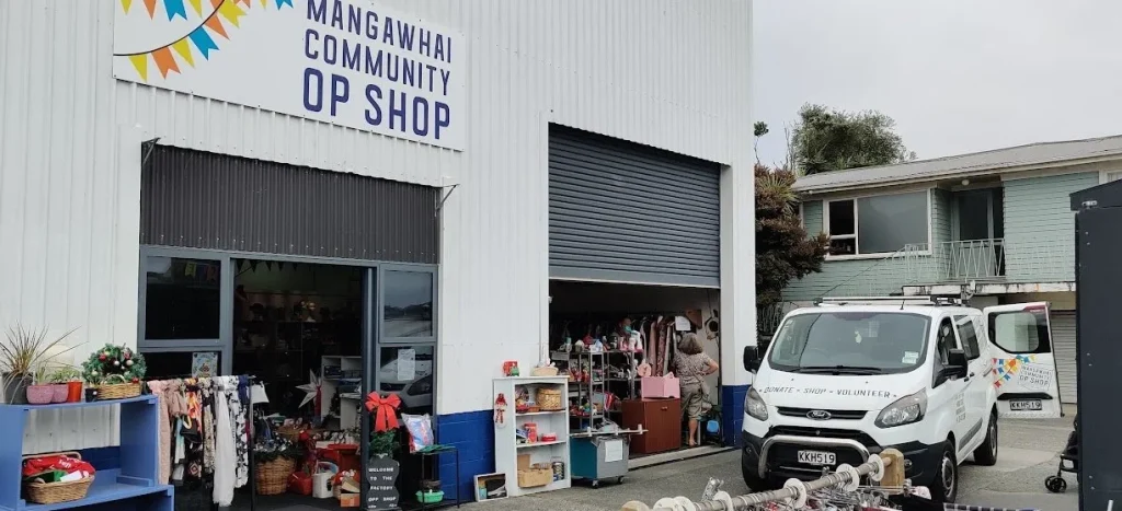 mangawhai community op shop