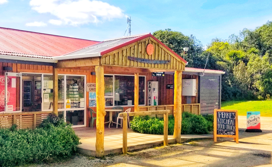 Papatowai Country Store & "Peake's Kitchen" 1 papatowai country store peakes kitchen