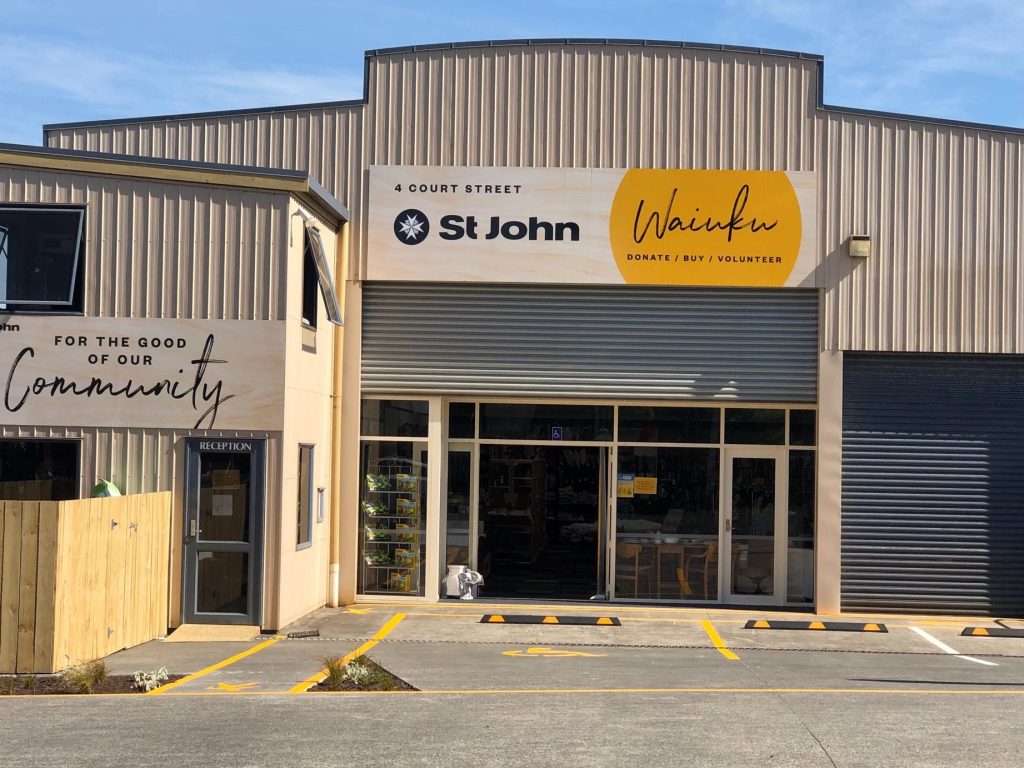 the best charity shops in waiuku